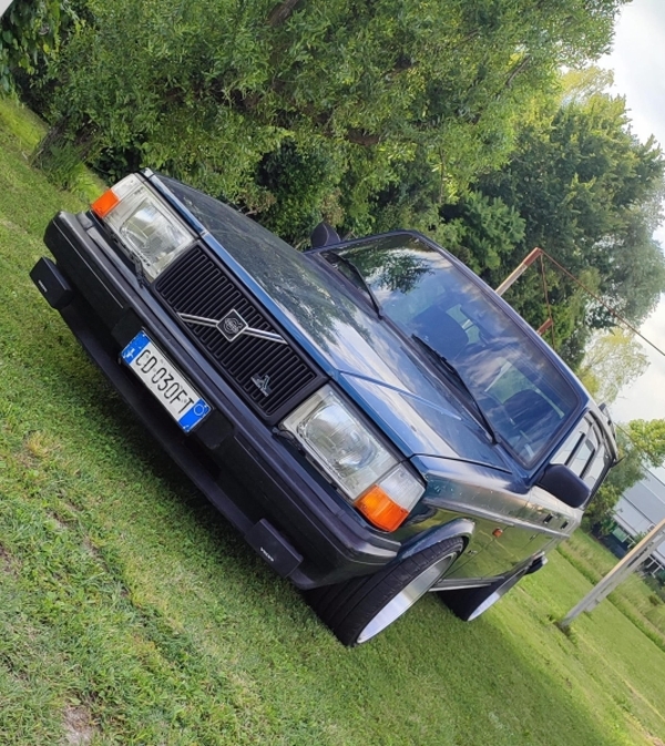 Foto Volvo 330